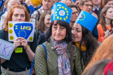 Londra, İngiltere - 23 Mart 2019: Yüz binlerce Remain kampanya protestocular katılmak insanların oy Mart son Brexit anlaşma üzerinde bir oy talep merkezi Londra'da.
