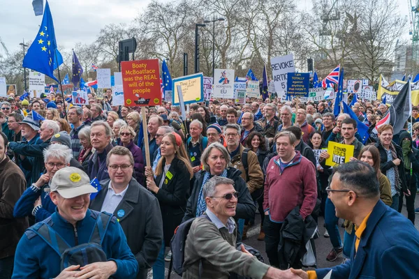 2019 수천의 캠페인 시위대 Brexit 거래에 투표를 런던에 사람들의 — 스톡 사진