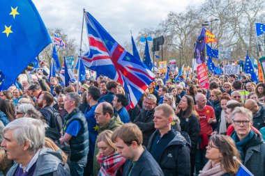 Londra, İngiltere - 23 Mart 2019: Yüz binlerce Remain kampanya protestocular katılmak insanların oy Mart son Brexit anlaşma üzerinde bir oy talep merkezi Londra'da.