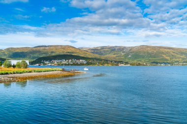 Troms İlçesi 'nde Kvaloya Adası 'nda Eidkjosen görünümü, Norveç