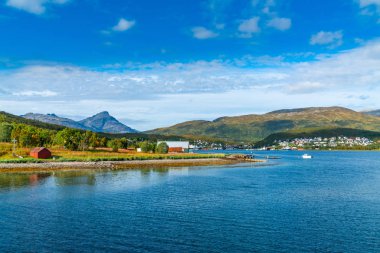 Troms İlçesi 'nde Kvaloya Adası 'nda Eidkjosen görünümü, Norveç