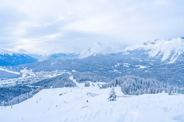 Paisagem Inverno Com Neve Coberta Alpes Pistas Esqui Vista Aérea — Fotografia de Stock