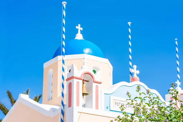Oia Mavi Kubbeli Geleneksel Kilise Santorini Yunanistan — Stok fotoğraf