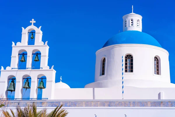 Mavi Kubbe Oia Panagia Kilisesi Çan Kulesi Santorini Kiklad Yunanistan — Stok fotoğraf