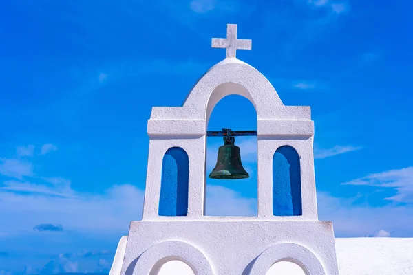 White Church Bell Tower Blue Sky Oia Santorini Cyclades Greece — Stok fotoğraf