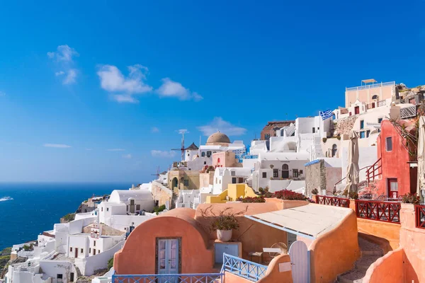 Paesaggio Santorini Con Vista Edifici Imbiancati Mulini Vento Oia Grecia — Foto Stock