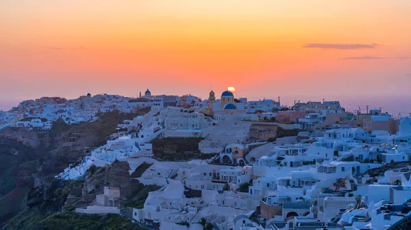 Δραματικό Ηλιοβασίλεμα Στην Οία Σαντορίνη Ελλάδα — Φωτογραφία Αρχείου