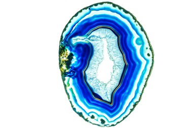 Beyaz arka plan üzerinde izole doğal kuş deseni ile akik taşı