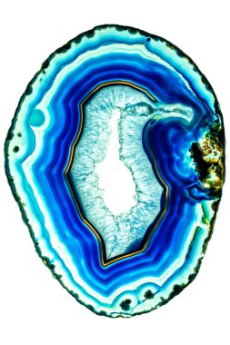 Beyaz arka plan üzerinde izole doğal kuş deseni ile akik taşı