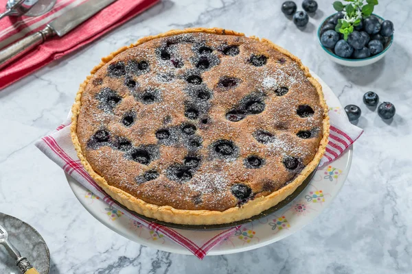 Blaubeeren Mandeltorte Mit Puderzucker Bestäubt — Stockfoto