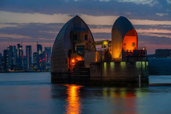 Thames Bariyeri Dünyanın Büyük Ikinci Hareketli Sel Bariyeri Londra Aşırı — Stok fotoğraf