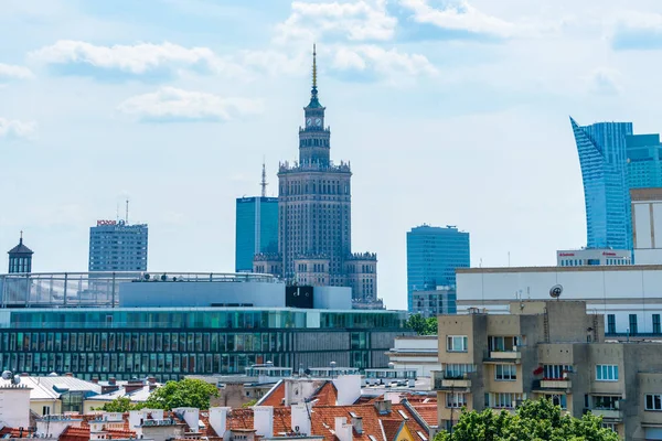 폴란드 바르샤바 2019년 19일 바르샤바의 다양한 건축물은 양식의 교회와 신고전주의 — 스톡 사진