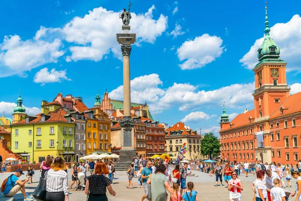 Warsaw Poland Iulie 2019 Vizitatorii Bucură Vară Orașul Vechi Din — Fotografie, imagine de stoc