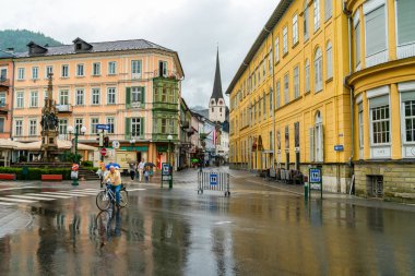 Bad Ischl, Avusturya - 06 Temmuz 2019: Bad Ischl, Avusturya'nın Salzburg şehrinin doğusunda yer alır. Salzkammergut bölgesinin Alp göllerine ve dağlarına açılan kapı olarak bilinir.
