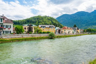 Bad Ischl, Avusturya - 07 Temmuz 2019: Bad Ischl, Avusturya'nın Salzburg şehrinin doğusunda yer alır. Salzkammergut bölgesinin Alp göllerine ve dağlarına açılan kapı olarak bilinir..