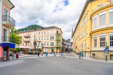 Bad Ischl, Avusturya - 07 Temmuz 2019: Bad Ischl, Avusturya'nın Salzburg şehrinin doğusunda yer alır. Salzkammergut bölgesinin Alp göllerine ve dağlarına açılan kapı olarak bilinir..
