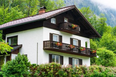 Salzkammergut'ta geleneksel mimari, Avusturya'nın Salzburg kenti yakınlarındaki göller ve Alp ler bölgesi