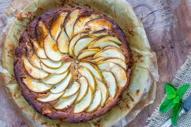 Elma, zencefil ve bal kek - havai görünüm