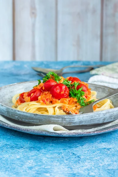 Granchio Peperoncino Pomodoro Ciliegia Linguine Pasta — Foto Stock
