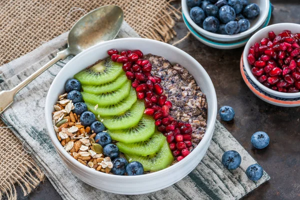 Summer Porridge Mixed Seeds Fresh Fruit Blueberries Pomegranate Kiwi Healthy — Stock Photo, Image