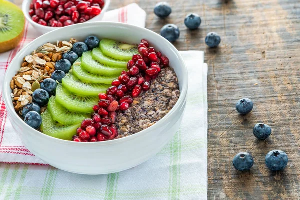 Summer Porridge Mixed Seeds Fresh Fruit Blueberries Pomegranate Kiwi Healthy — Stock Photo, Image
