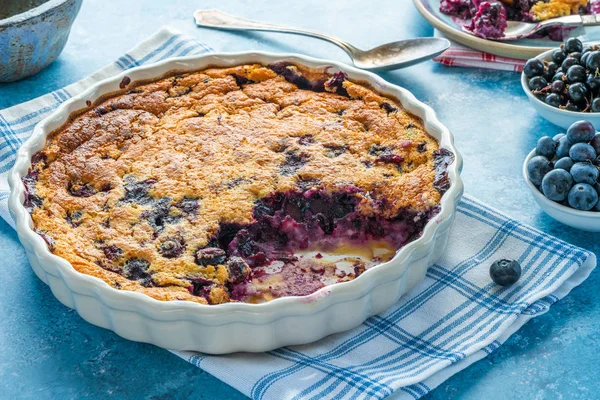 Zitrone Blaubeere Und Brombeere Clafoutis Köstliches Dessert Aus Gebackenen Früchten — Stockfoto