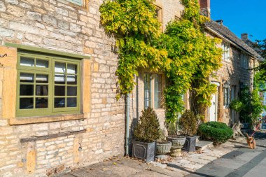 Stow-On-The-would, İngiltere - 21 Eylül 2019: Stow-on-the-would, Gloucestershire'ın Cotswolds bölgesinde, Cotswolds'un ana yollarının kesiştiği yerde, küçük bir pazar kasabası ve sivil bucaktır..