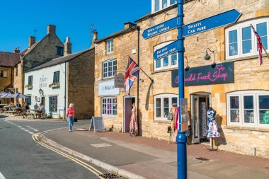 Stow-On-The-would, İngiltere - 21 Eylül 2019: Stow-on-the-would, Gloucestershire'ın Cotswolds bölgesinde, Cotswolds'un ana yollarının kesiştiği yerde, küçük bir pazar kasabası ve sivil bucaktır..