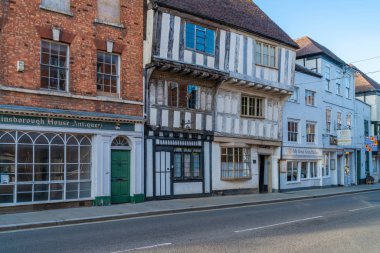 Tewkesbury, Uk - 21 Eylül 2019: Tewkesbury at the junction River Severn and River Avon, İngiltere 'nin Gloucestershire kentinde bir pazar kasabasıdır. Kasabada çok sayıda önemli Ortaçağ ve Tudor binaları yer alıyor.