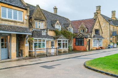 Broadway, Uk - 22 Eylül 2019 Broadway, Cotswolds 'un seçkin bir manzara ve koruma alanında yer alan bir köyüdür. Sanat ve El Sanatları Hareketi ile olan ilişkisi ile bilinir.