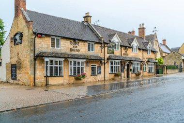 Broadway, Uk - 22 Eylül 2019 Broadway, Cotswolds 'un seçkin bir manzara ve koruma alanında yer alan bir köyüdür. Sanat ve El Sanatları Hareketi ile olan ilişkisi ile bilinir.