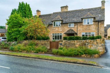 Broadway, Uk - 22 Eylül 2019 Broadway, Cotswolds 'un seçkin bir manzara ve koruma alanında yer alan bir köyüdür. Sanat ve El Sanatları Hareketi ile olan ilişkisi ile bilinir.