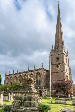 Tetbury, Uk - 22 Eylül 2019: Cotswolds 'un Bakire Meryem kasabası olan Tetbury ortaçağ kilisesinin 1777 yılında yıkılmasından sonra inşa edilmiştir. Bir Sakson manastırına ait olduğu düşünülüyor.