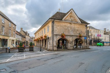 Tetbury, Uk (22 Eylül 2019 -), İngiltere 'nin Gloucestershire eyaletinin Cotswold ilçesine bağlı küçük bir kasabadır. Kasaba antika ve bric-brac dükkanlarıyla ünlüdür.
