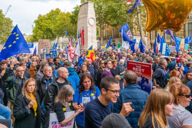 Londra, Uk - 19 Ekim 2019: Yüz binlerce insan katılıyor. Brexit anlaşması konusunda Başbakan Boris Johnson ile Avrupa Birliği arasında kararlaştırılan önemli oylama öncesinde halkın yürüyüşüne katılın.
