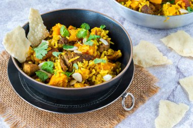 Kuzu eti ve kayısı biryani ve tatlı patates. 