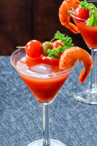 Koktejl Bloody Mary Vodkou Rajčatovým Džusem Ozdobami Alkoholický Party Drink — Stock fotografie