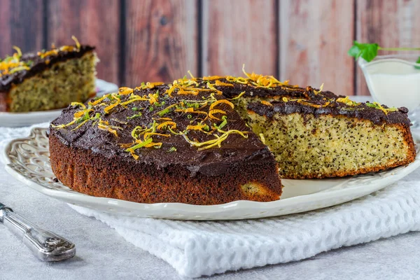 Oranje Maanzaad Cake Met Chocolade Ganache — Stockfoto