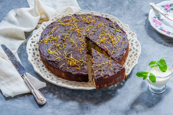 Oranje Maanzaad Cake Met Chocolade Ganache — Stockfoto