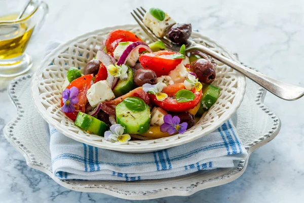 Traditionell Grekisk Sallad Med Färska Grönsaker Och Fetaost Hälsosam Mat — Stockfoto