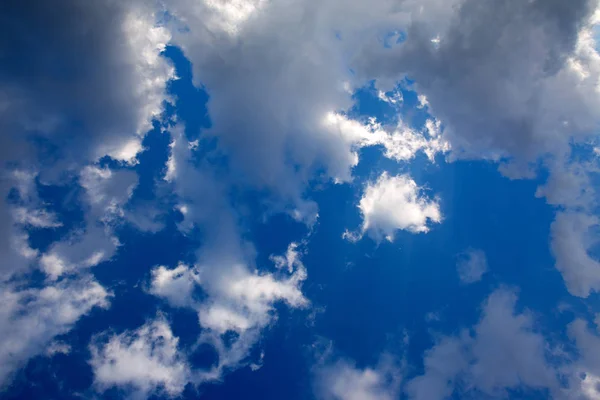 Blue sky and white big clouds abstract background — Stock Photo, Image