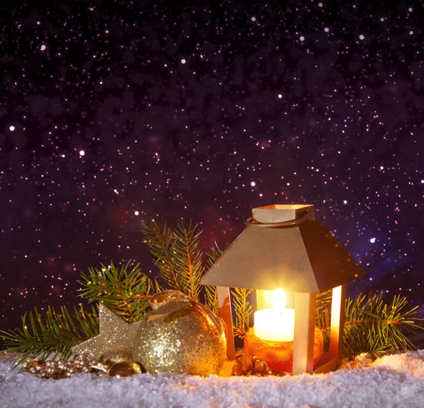 Christmas lantern on white snow.Winter night background. — Stock Photo, Image