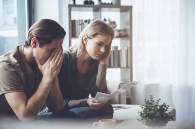 Umutsuz kadın gebelik hakkında bilinen 