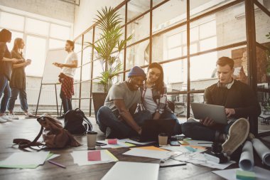 Mutlu ortaklar işi sırasında söylüyorum