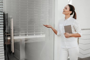 İşkadını kapı dışarı hava kontrol