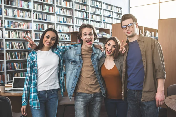 Athenaeum içinde topografyanın olumlu öğrenciler