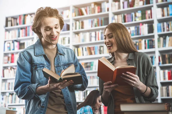 Işınlama öğrenciler Athenaeum söylüyorum — Stok fotoğraf