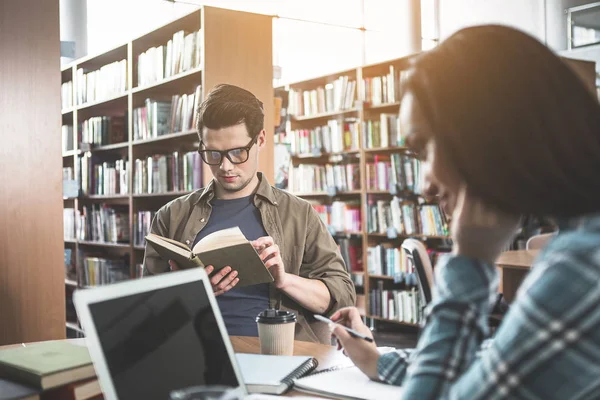 Erkek Cilt seyir odaklı