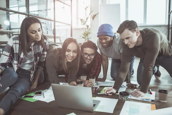Hoş arkadaşları yeni görev tadını çıkarıyor