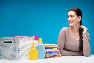 Çamaşırhane tablo saçlara dokunmak esmer